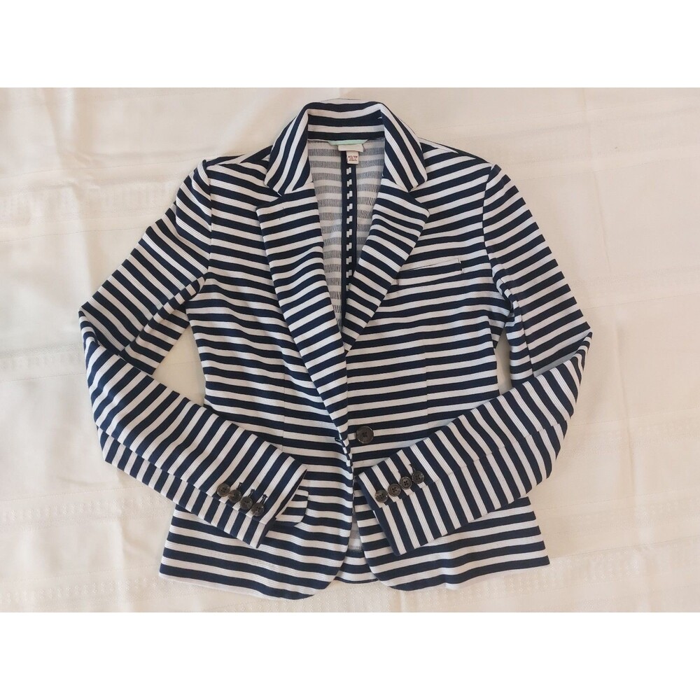 Striped Blazer color navy blue and white.